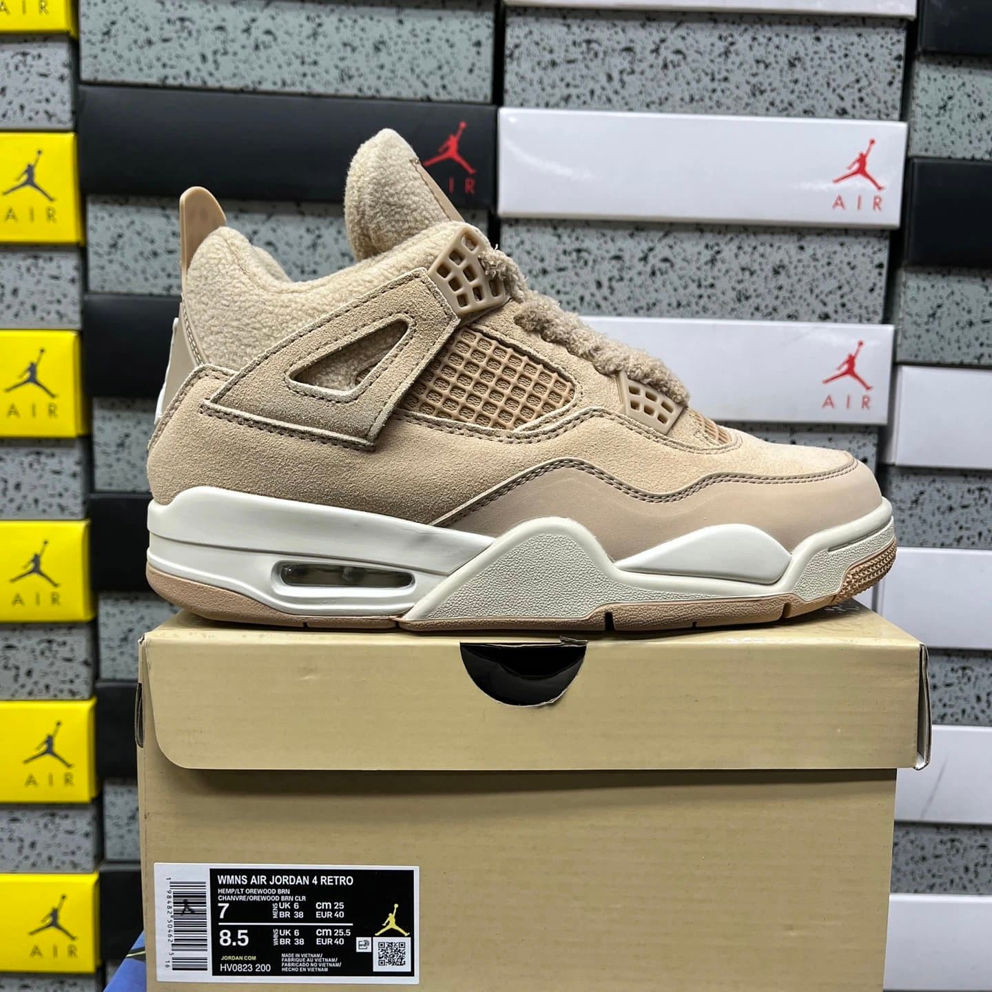 Air Jordan 4 Retro Wmns Hemp/LT Orewood Brown