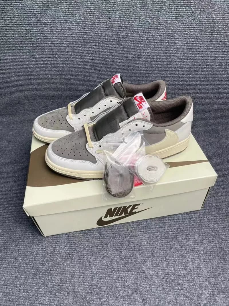 Travis Scott Air Jordan 1 Low Olive — 白棕倒钩