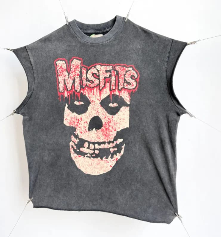 Sleeveless Tee Devil Inside Graphic — Crv-20 model