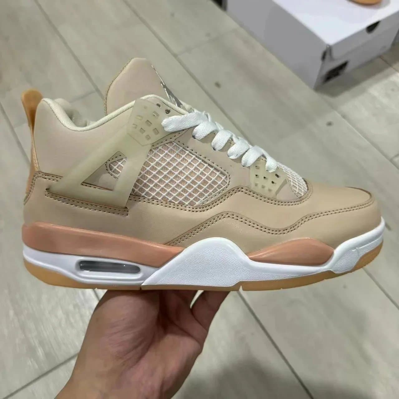 Air Jordan 4 Thunder — 藕色