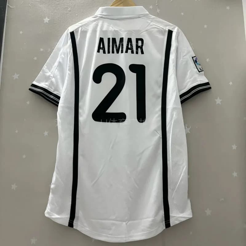 Nike Soccer Jersey Ronaldo 9 — 0001瓦伦西Y主场印21号+1臂章