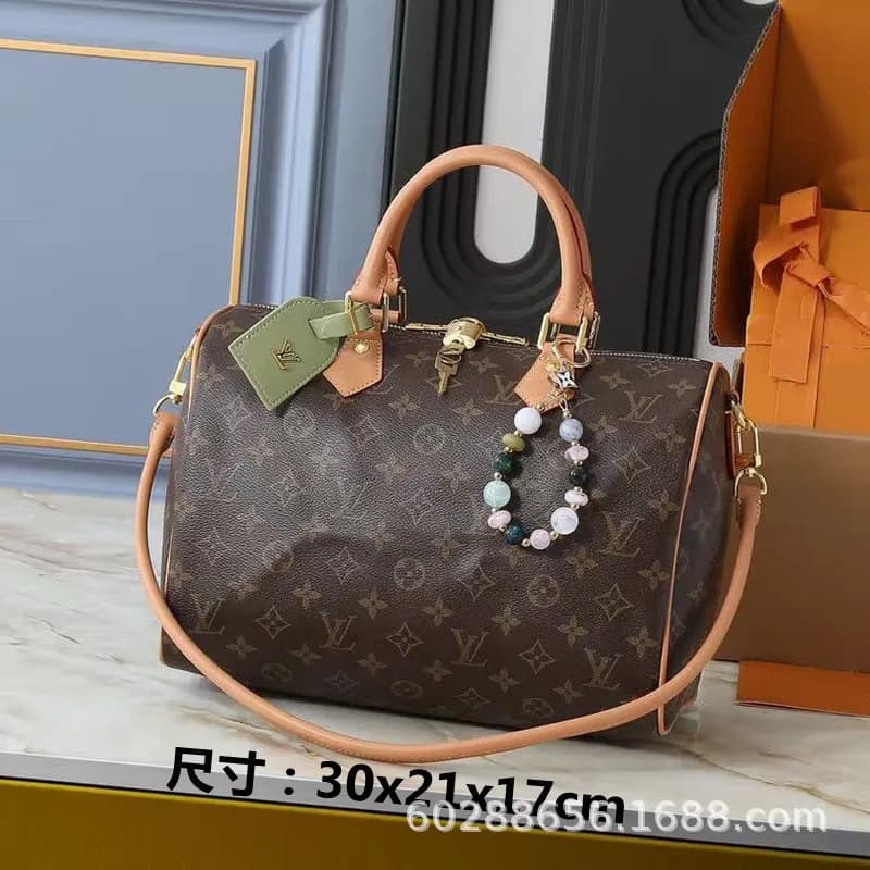 Louis Vuitton Keepall 50 Monogram Canvas — 107