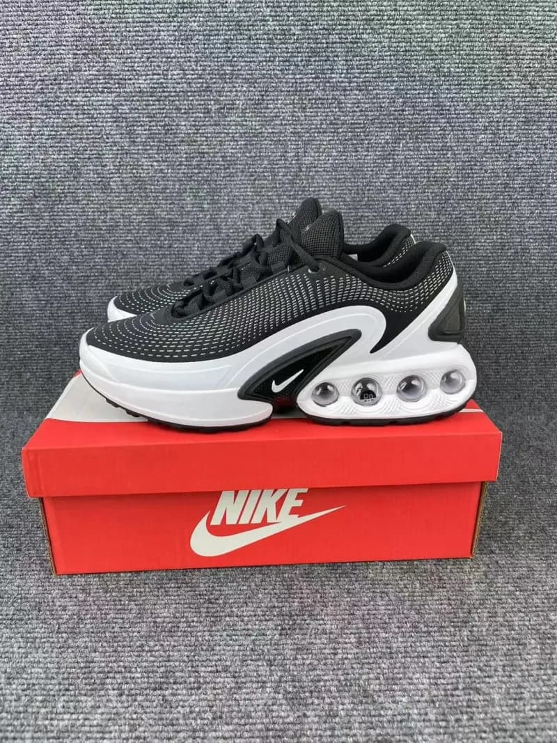 Nike Air Max Plus Deep Royal Blue — 白黑