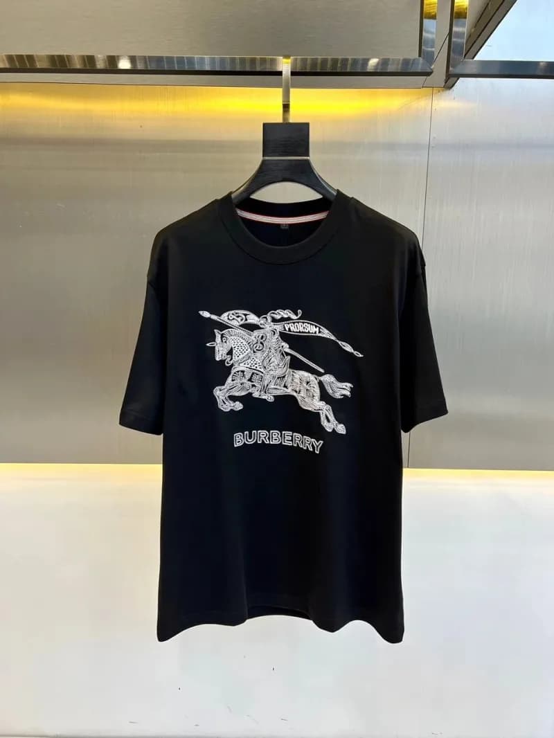 Burberry Equestrian Knight Graphic Tee Embroidered Knight Logo