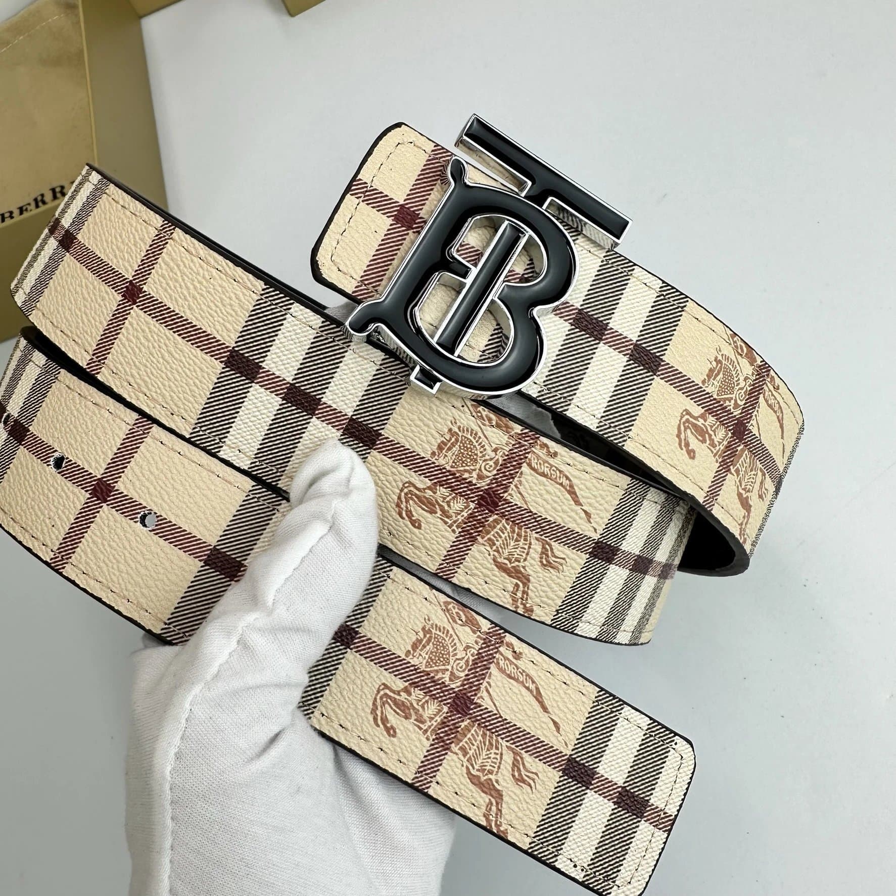 Burberry TB Logo Belt Checkered — 上TB杏花胶银