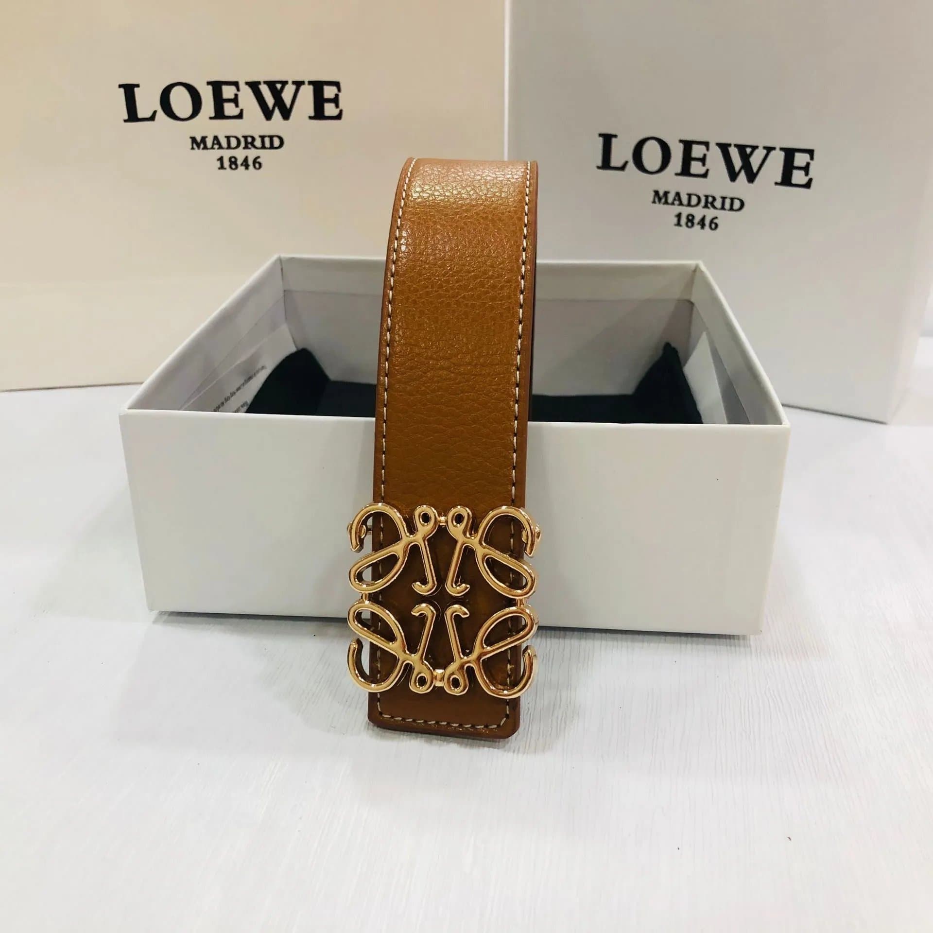 Loewe Anagram Belt Cognac Leather — 土黄金扣