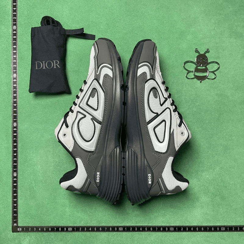 Dior B22 Sneaker Light Blue and White — 灰色868Deep
