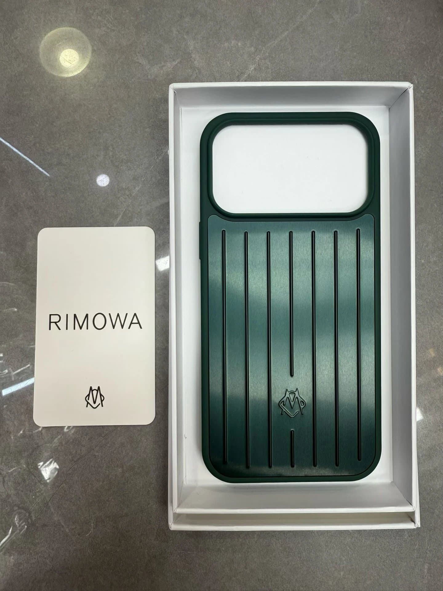 Rimowa Phone Case Ribs Design — 行李箱-墨绿