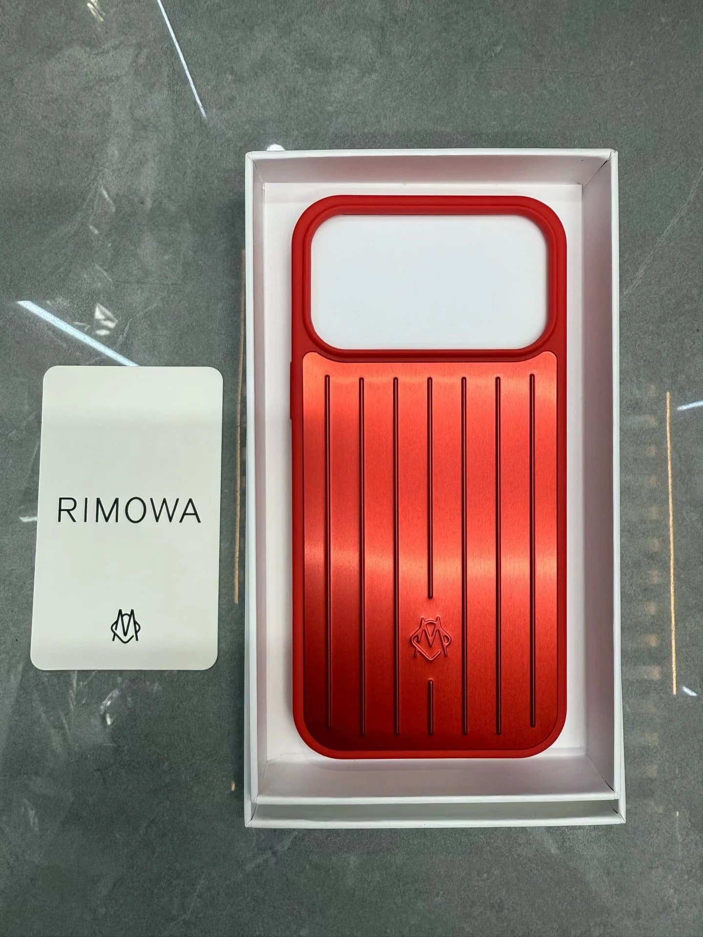 Rimowa Phone Case Ribs Design — 行李箱-红色