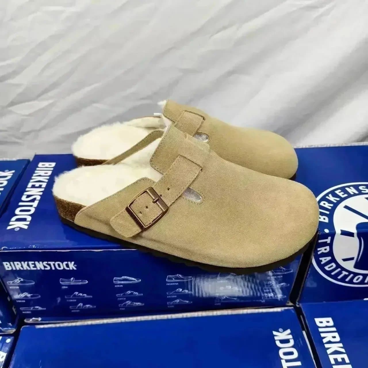 Birkenstock Boston Clog Suede — 卡其色加绒