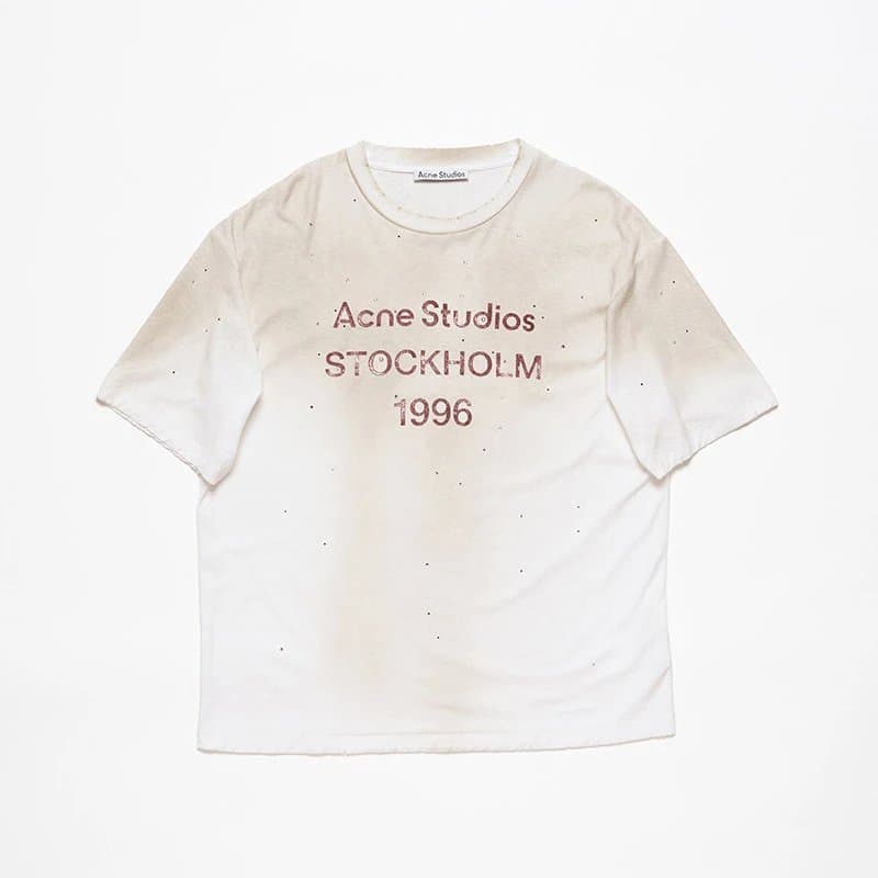 Acne Studios Stockholm 1996 Tee Pink Logo Print — 白色烫钻(AC908056)