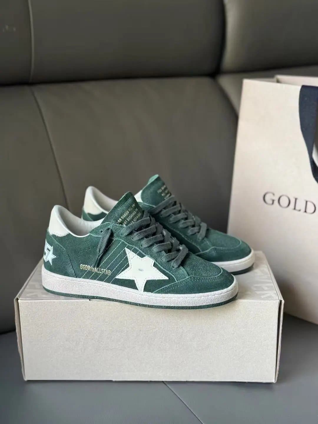 Golden Goose Ball Star Distressed Green