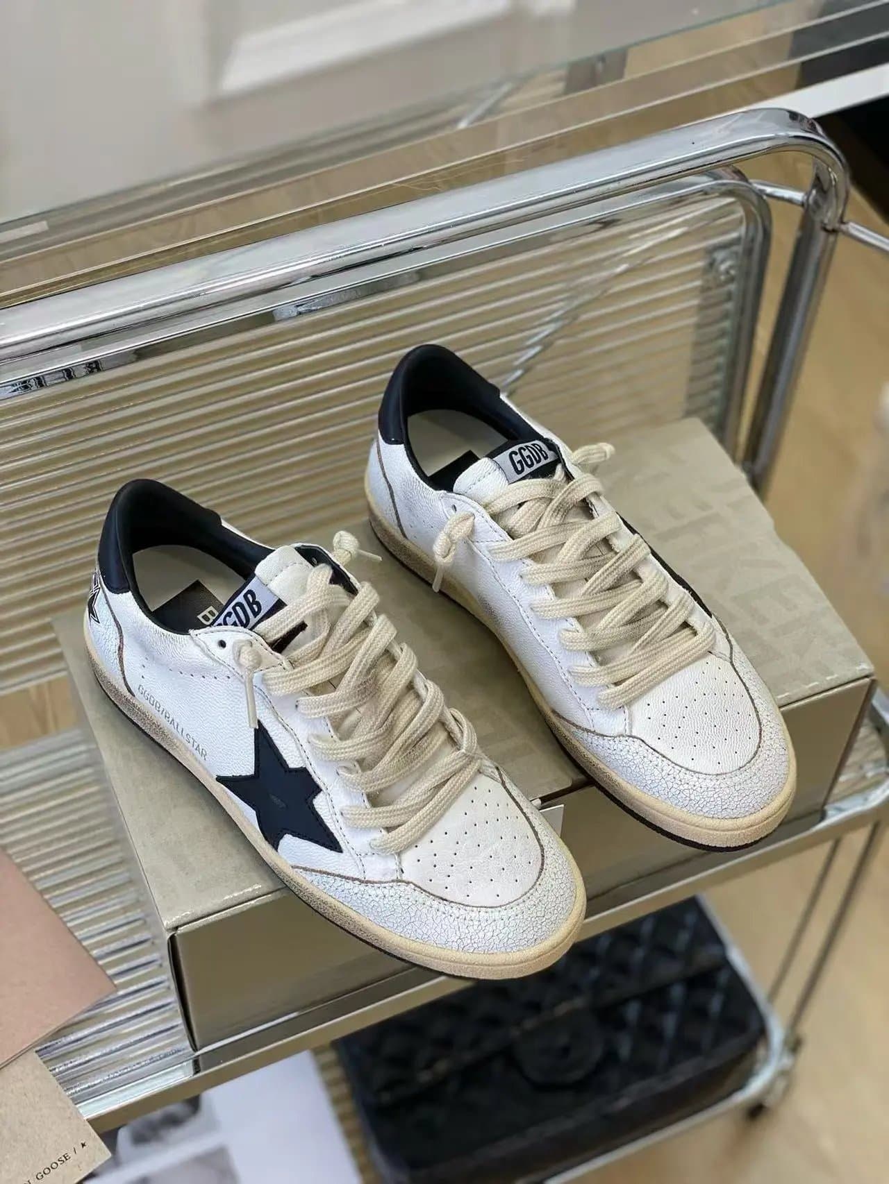 Golden Goose Ball Star Distressed Green — 30